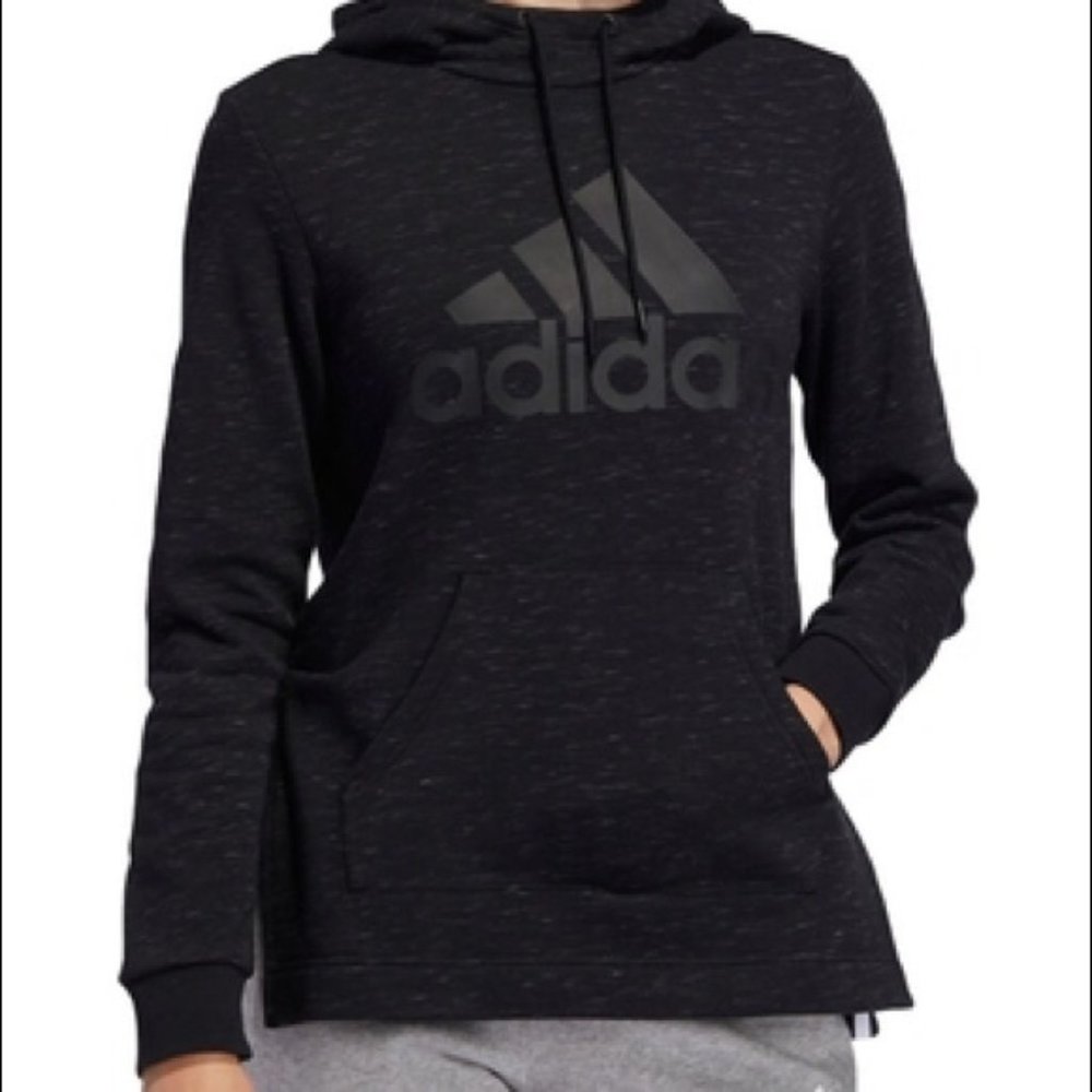 Adidas Women’s post game badge nwt